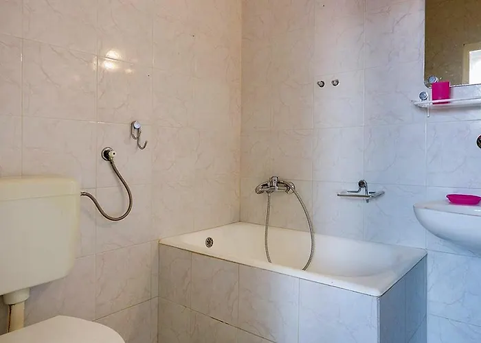 Pjescana Uvala 14564b * Πούλα